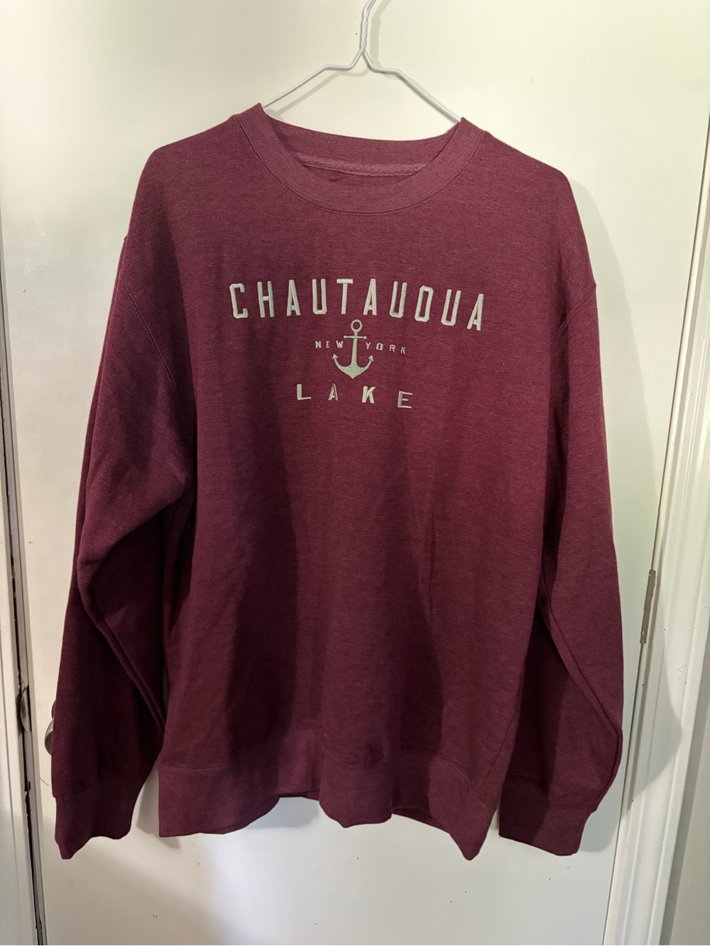 NWOT Men’s Medium Blue 84 Crewneck Maroon Chautauoua Lake New York Tote16